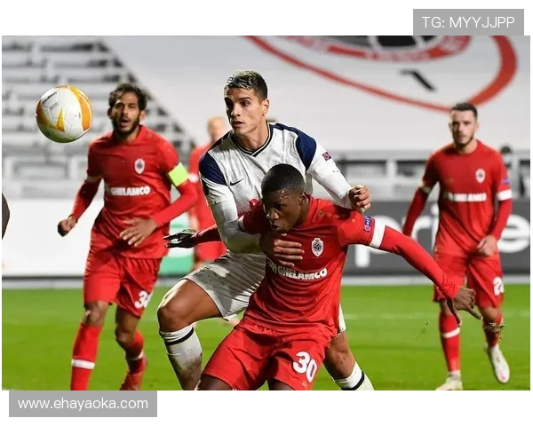 谢初筠替补登场助攻建功助斯图加特U19逆转取胜赢得关键胜利