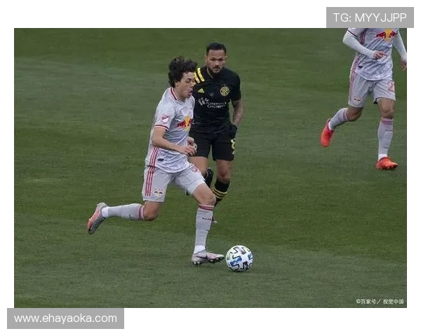 诺丁汉森林时隔近三十年再度在欧战告捷以二比零完胜波尔图续写荣耀篇章